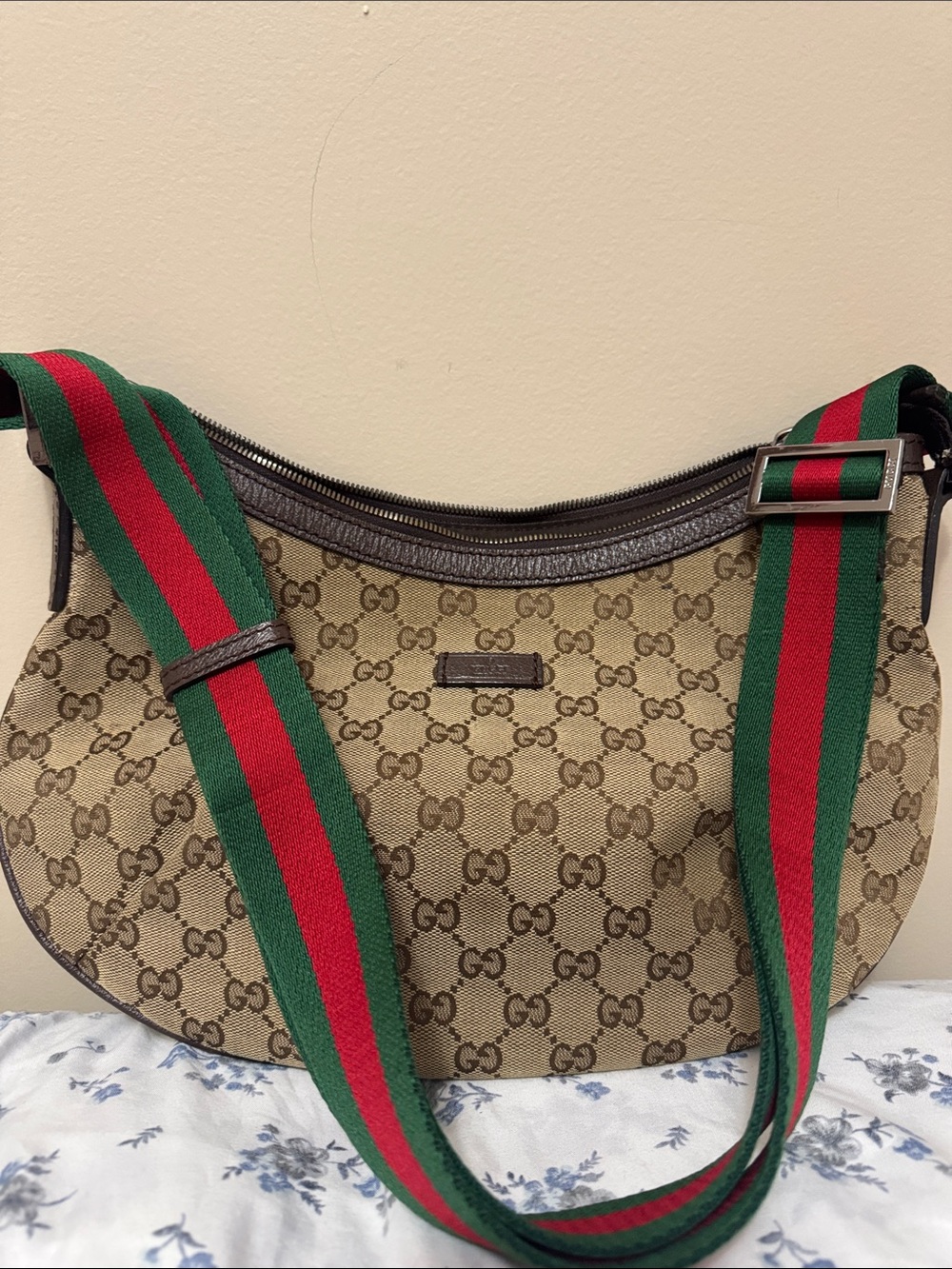 Gucci Beige GG Canvas Shoulder Bag with Green and Red Web Strap